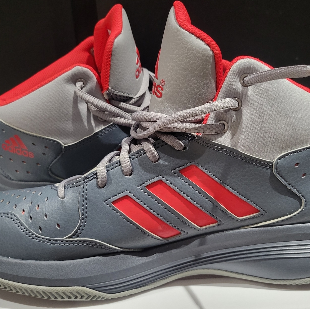 Adidas Originals-11.5 - Picture 4 of 5